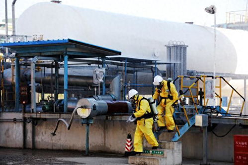 吉林石化化肥廠危化品泄漏應急救援演練紀實 以練為戰筑牢安全防線